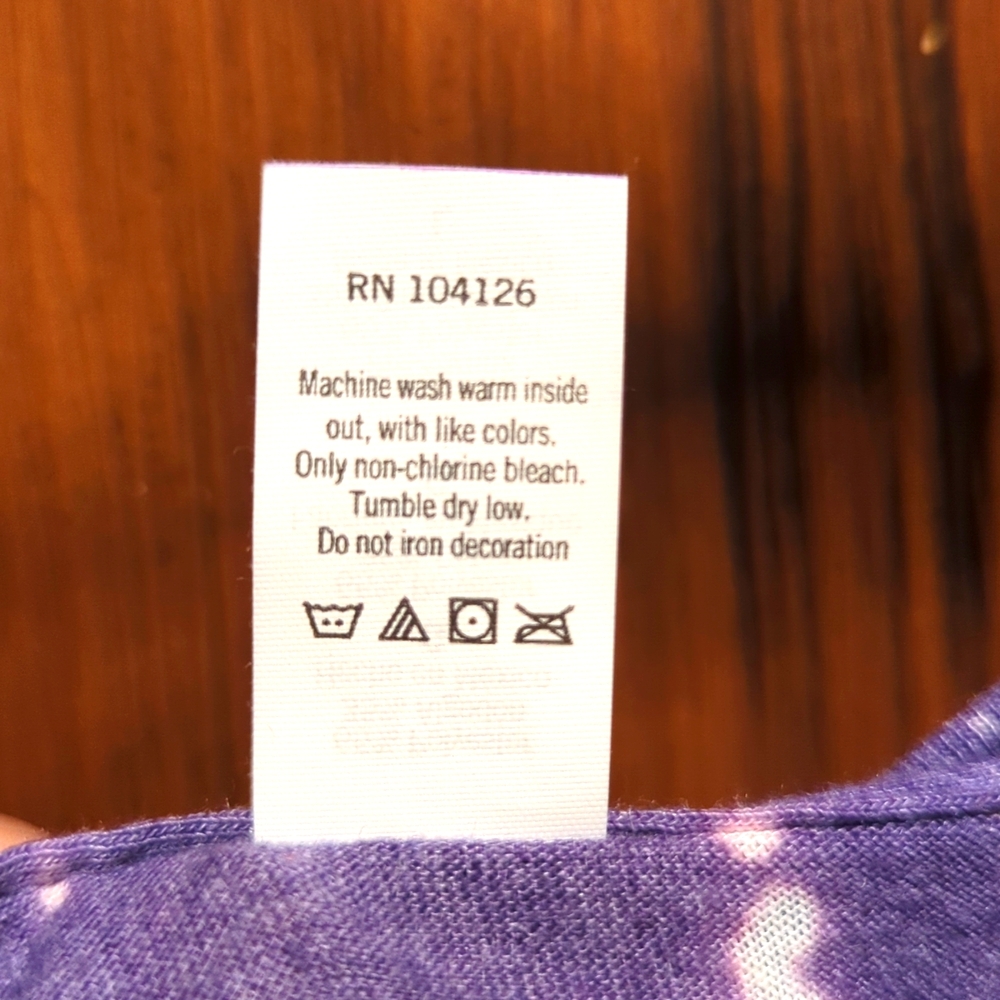 Custom Made V Neck T Shirt SZ L "DNA is in...Turns out I'm 100% that Witch" NWOT - Picture 4 of 4